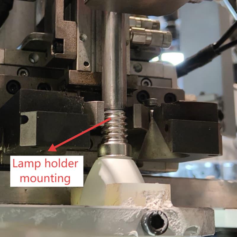 خط تجميع آلي لمصابيح E14