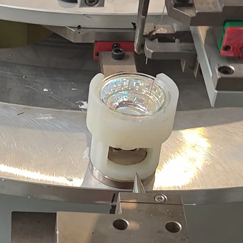 GU10 pin assembly